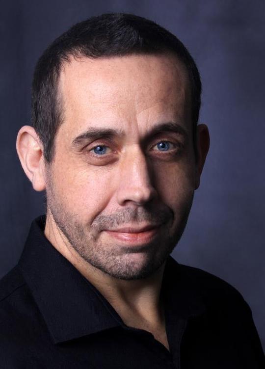 理查德·班克斯 Richard Banks照片