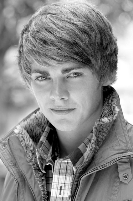 托马斯·洛 Thomas Law照片