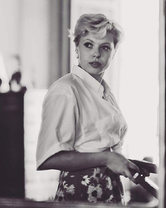 Samantha White照片