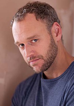 埃利奥特·考恩 Elliot Cowan照片