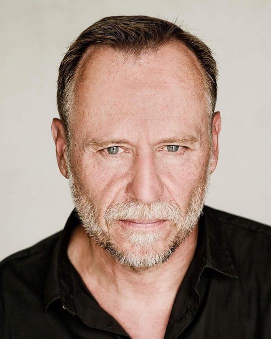 卡瑞尔·罗登 Karel Roden照片