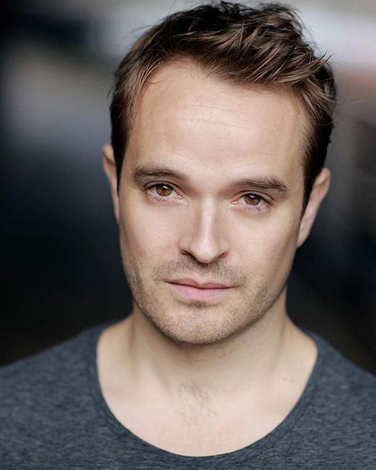 奥利弗·迪姆斯戴尔 Oliver Dimsdale照片