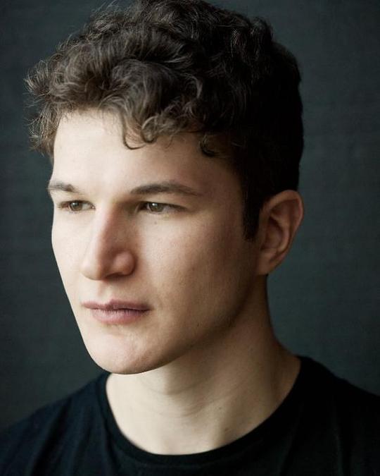 亚历克·乌特戈夫 Alec Utgoff照片