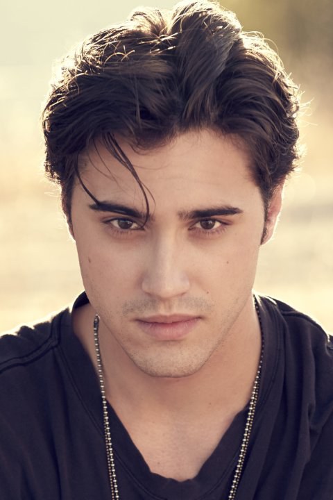瑞恩·麦卡坦 Ryan McCartan照片