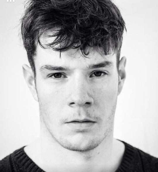 康纳·斯温德尔 Connor Swindells照片