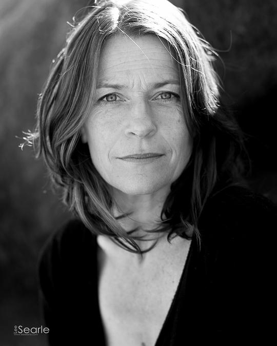 玛丽·伍德维恩 Mary Woodvine照片