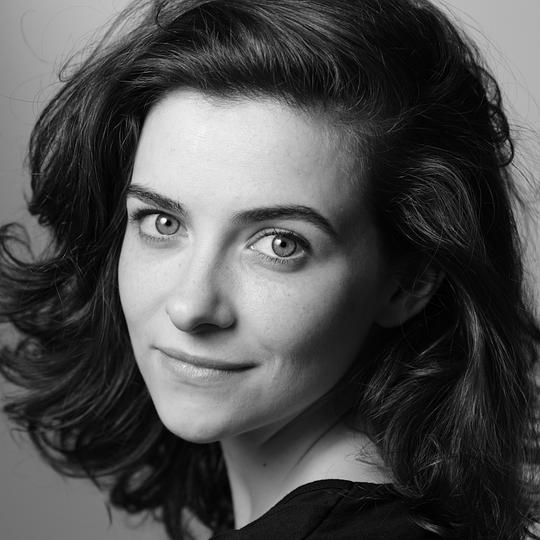 萨拉·威克斯 Sara Vickers照片