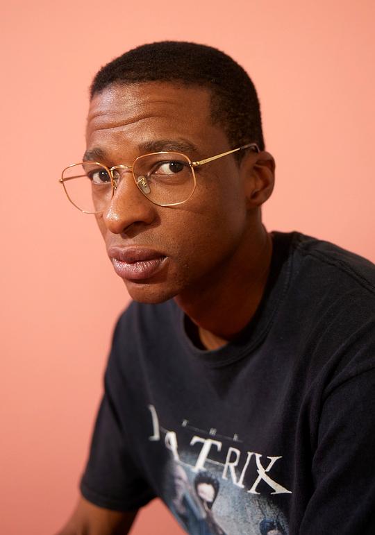 西蒙·曼勇达 Simon Manyonda照片