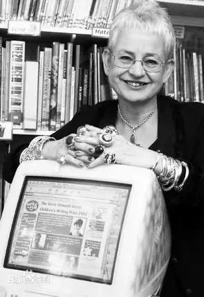 杰奎琳·威尔逊 Jacqueline Wilson照片