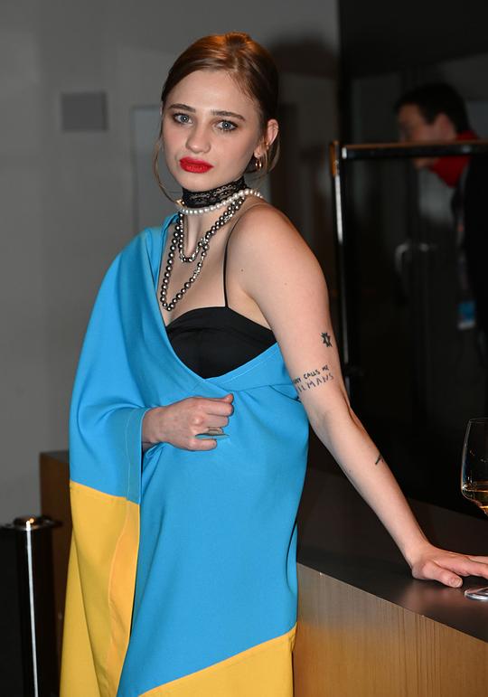 卡里娜·凯姆丘克 Karyna Khymchuk照片