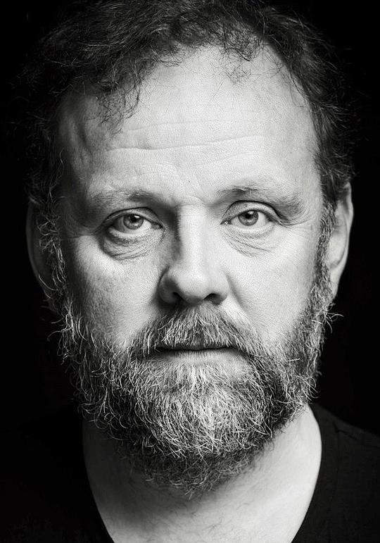 格莱高利·嘉德波瓦 Grégory Gadebois照片