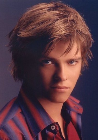 亚当·图奥米宁 Adam Tuominen照片