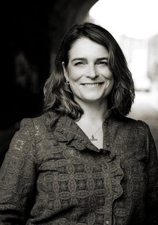 莉兹·克莱尔 Liz Clare照片