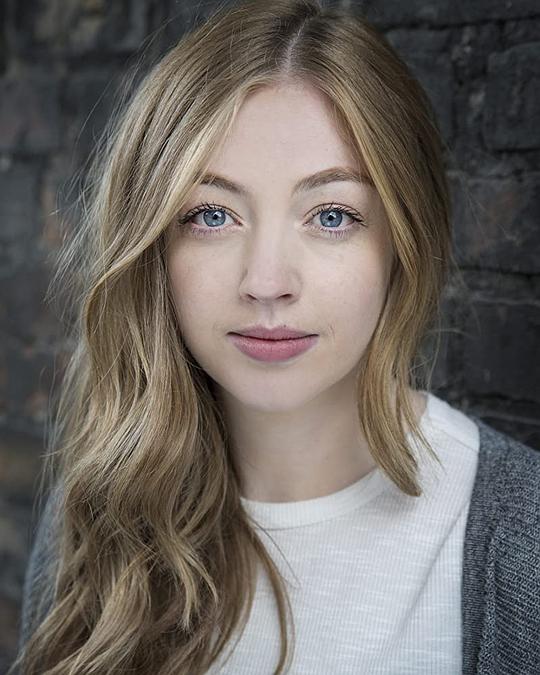 艾玛 威利斯 Emma Willis照片