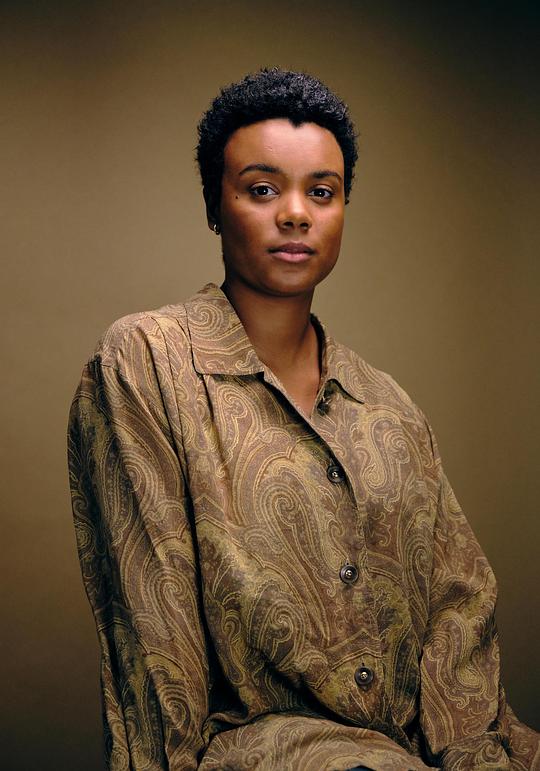 利娅·哈维 Leah Harvey照片