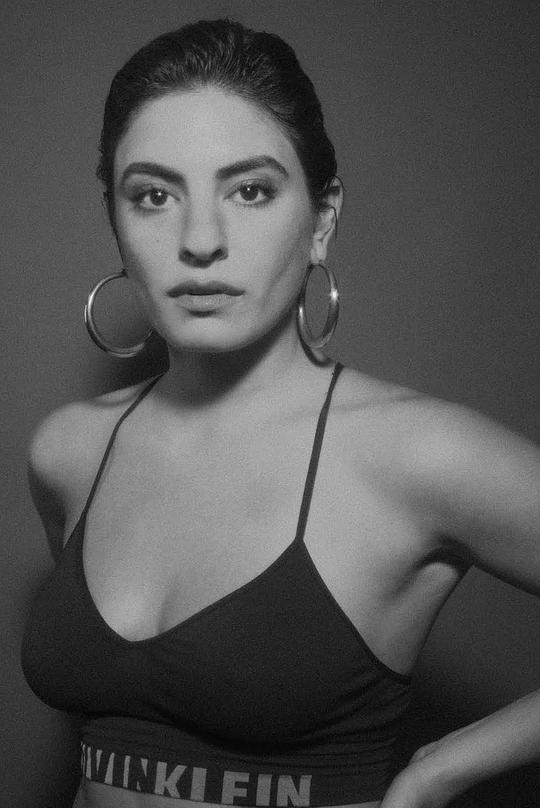 尤娜·马尔万 Yumna Marwan照片