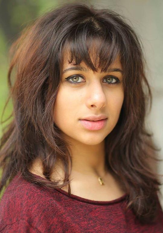 萨菲亚·英加尔 Safiyya Ingar照片