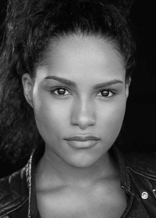 莎芙蓉·霍金 Saffron Hocking照片