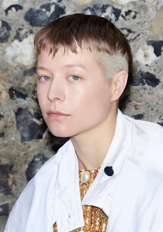 艾玛·达西 Emma D'Arcy照片