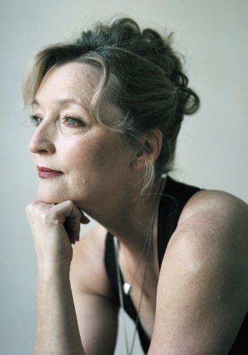 莱丝利·曼维尔 Lesley Manville照片