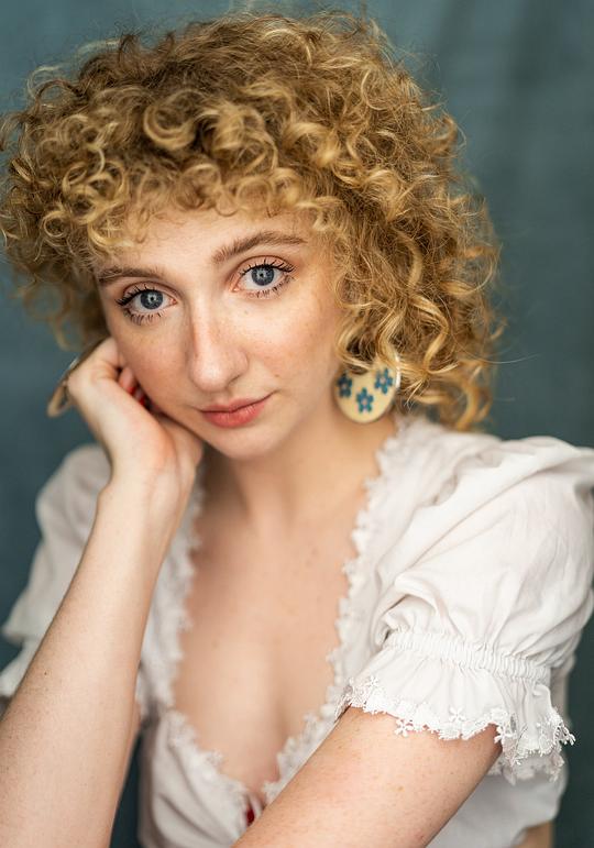 艾米莉·费尔恩 Emily Fairn照片