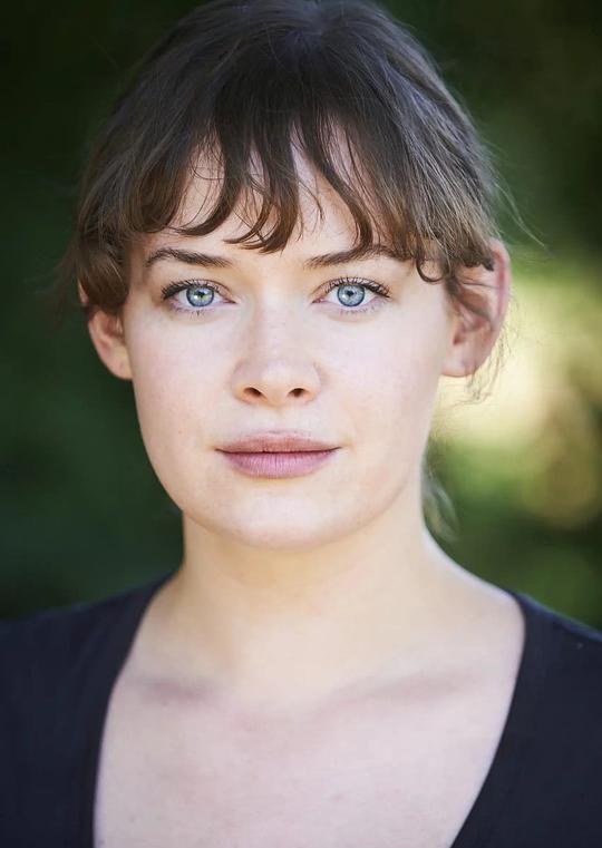 朱莉娅·杰克曼 Julia Jackman照片