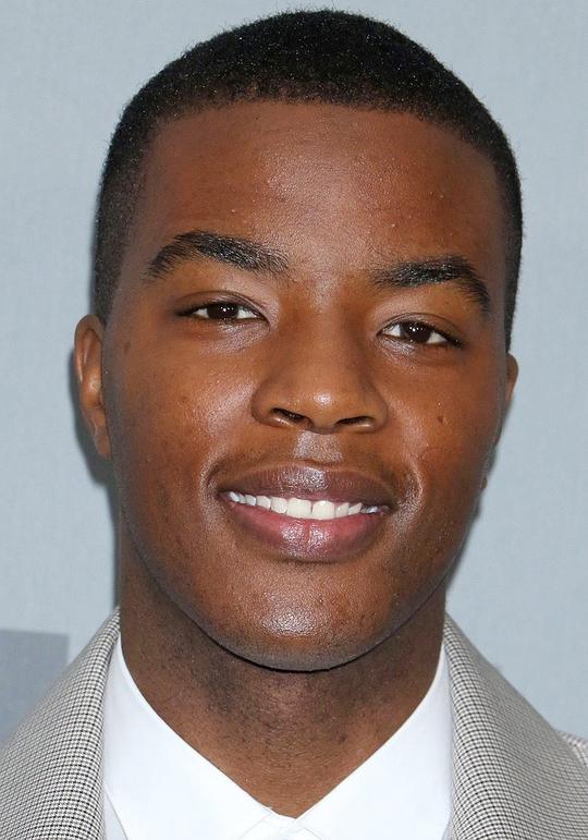 丹尼尔·埃兹拉 Daniel Ezra照片