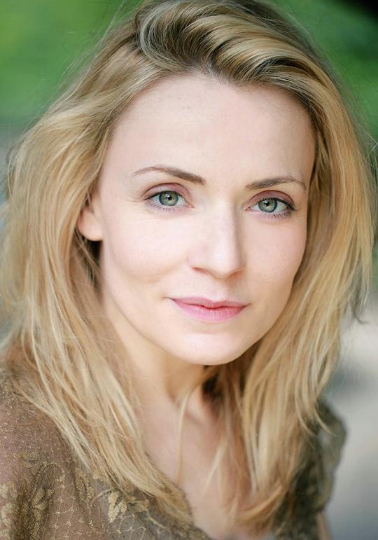 克里斯汀·博顿利 Christine Bottomley照片