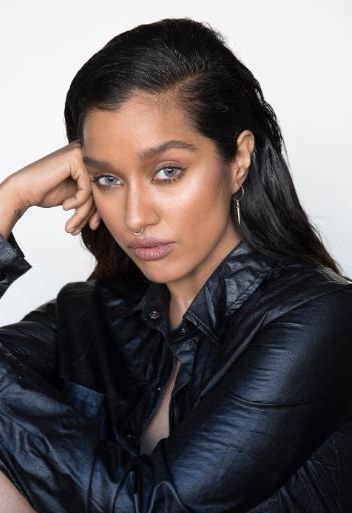 艾莎·侯赛因 Ayesha Hussain照片