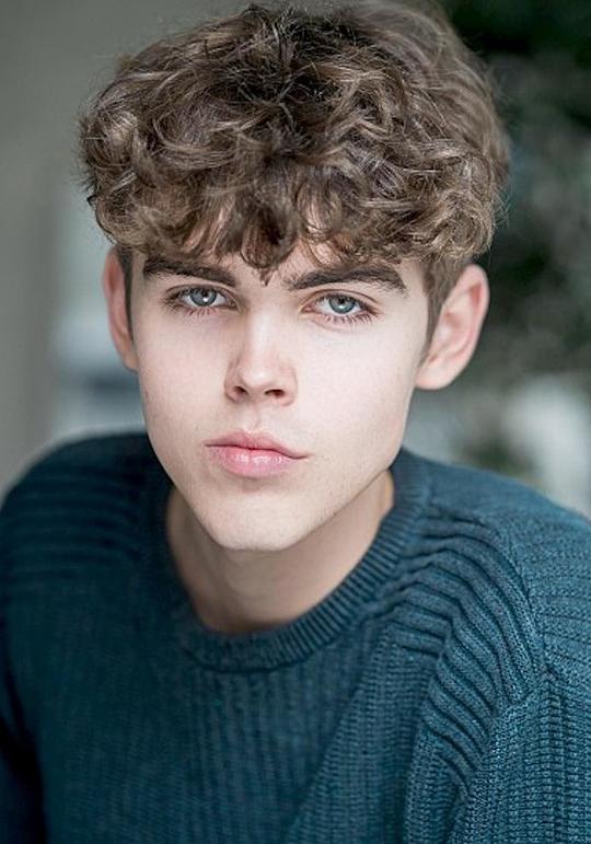 利奥·哈维·埃利奇 Leo Harvey-Elledge照片