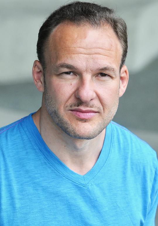 阿尔弗雷多·塔瓦雷斯 Alfredo Tavares照片