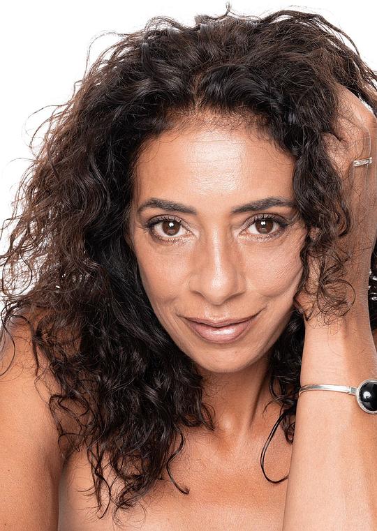 马纳尔·阿瓦德 Manal Awad照片