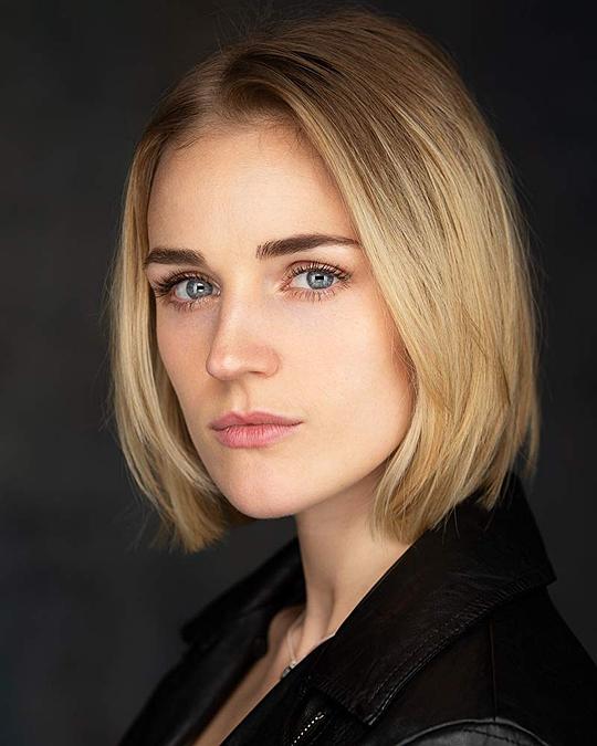 蕾欧娜·克拉克 Leona Clarke照片