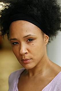 果尔达·罗斯乌威尔 Golda Rosheuvel照片