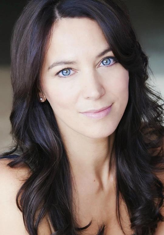 凯莉·诺顿 Kerry Norton照片