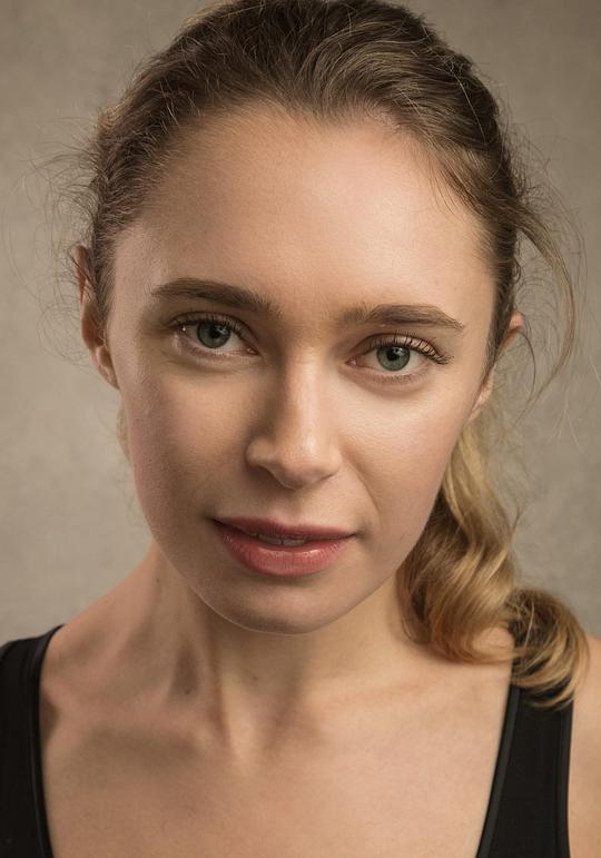 丽兹·安妮斯 Lizzie Annis照片