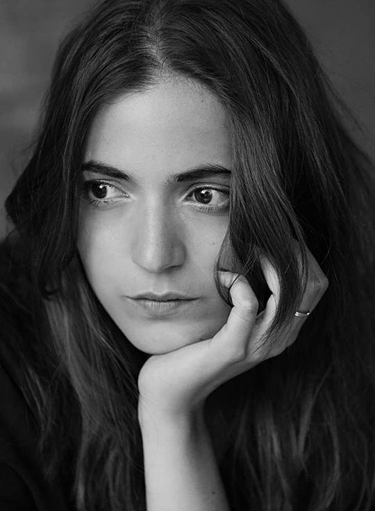 珀尔·香达 Pearl Chanda照片