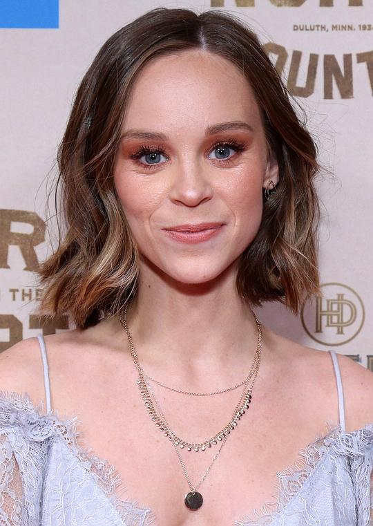 凯特琳·霍拉安 Caitlin Houlahan照片