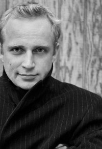 彼得·亚当奇克 Piotr Adamczyk照片