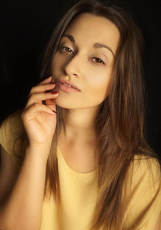 贝基·弗莱彻 Becca Hirani照片