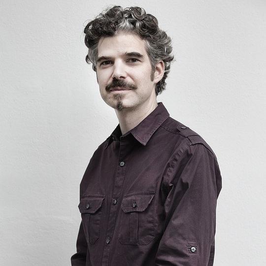 彼得·路希 Peter Luisi照片