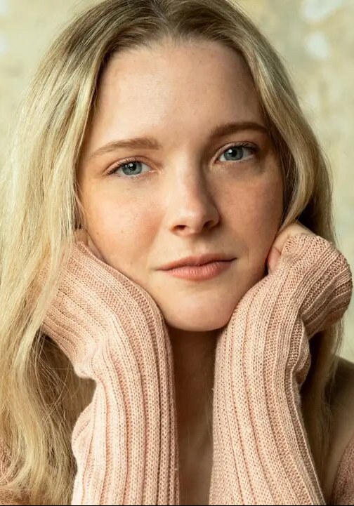 莫菲德·克拉克 Morfydd Clark照片