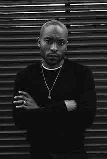 阿琳泽·科纳 Arinzé Kene照片