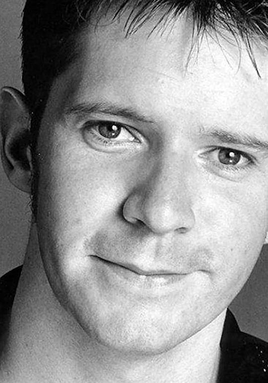 贾尔斯·纽 Giles New照片