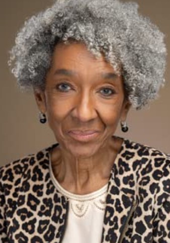 克劳迪亚·罗宾森 Claudia Robinson照片