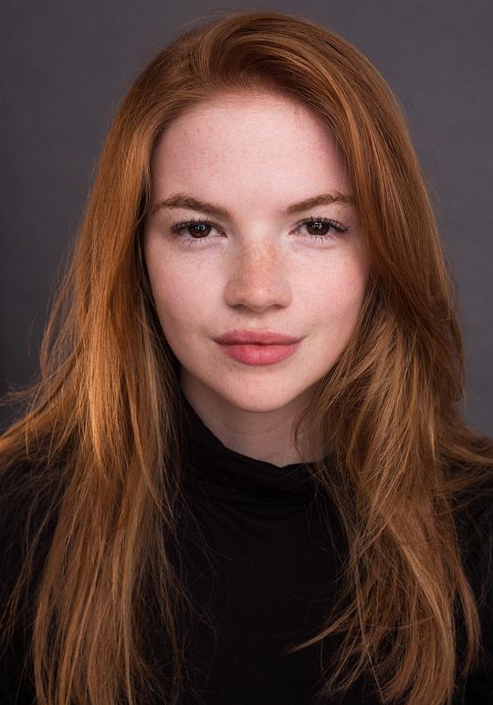 西拉·柯文尼 Ceara Coveney照片