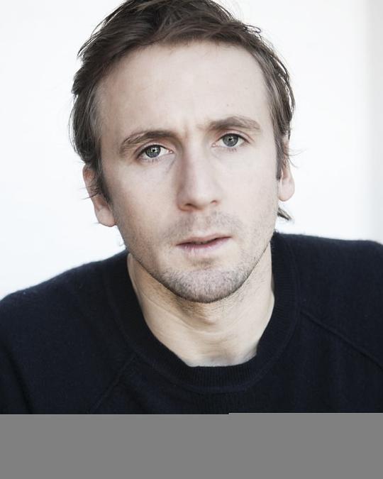 汤姆·巴斯登 Tom Basden照片