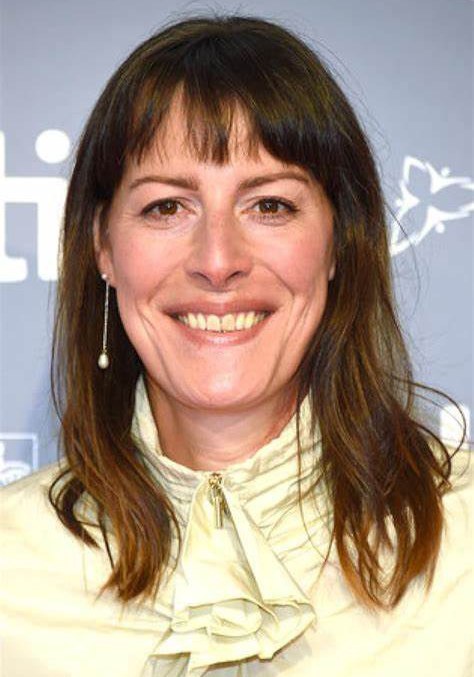 丽贝卡·鲁特 Rebecca Root照片