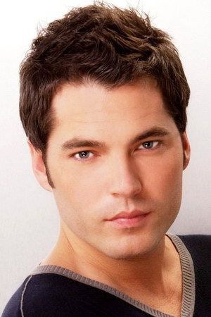 蒂姆·罗尊 Tim Rozon照片