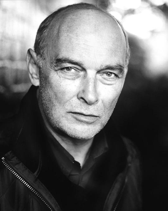 詹姆斯·福克纳 James Faulkner照片